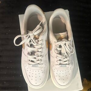 Nike Womens Air Force 1 Box — White and Gold Label